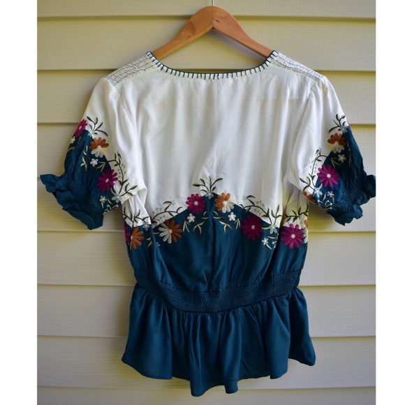 Gimmicks- Floral Embroidered Top - Picture 6 of 7